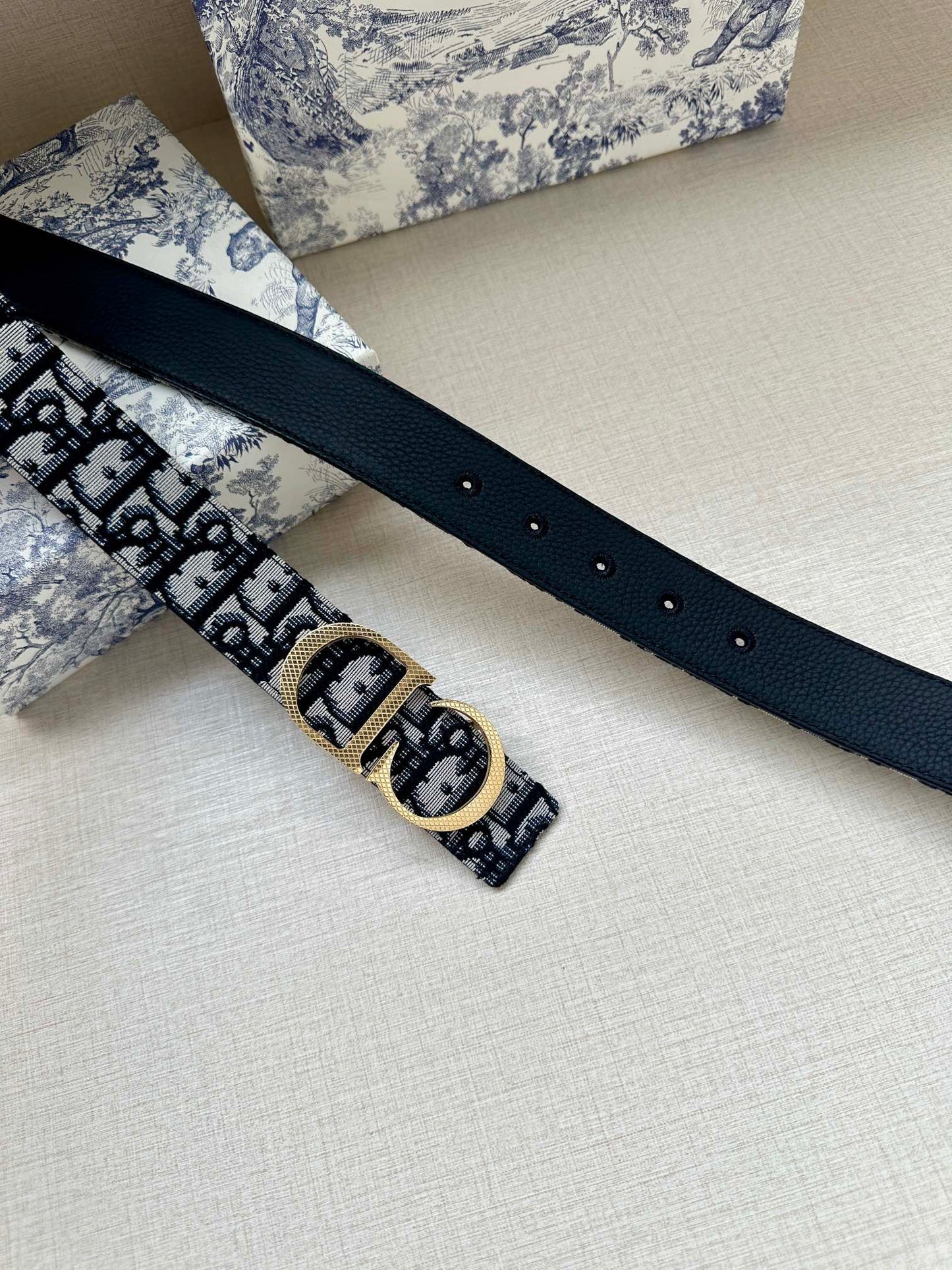 1RD197PDE Stylish  High quality belt With full package