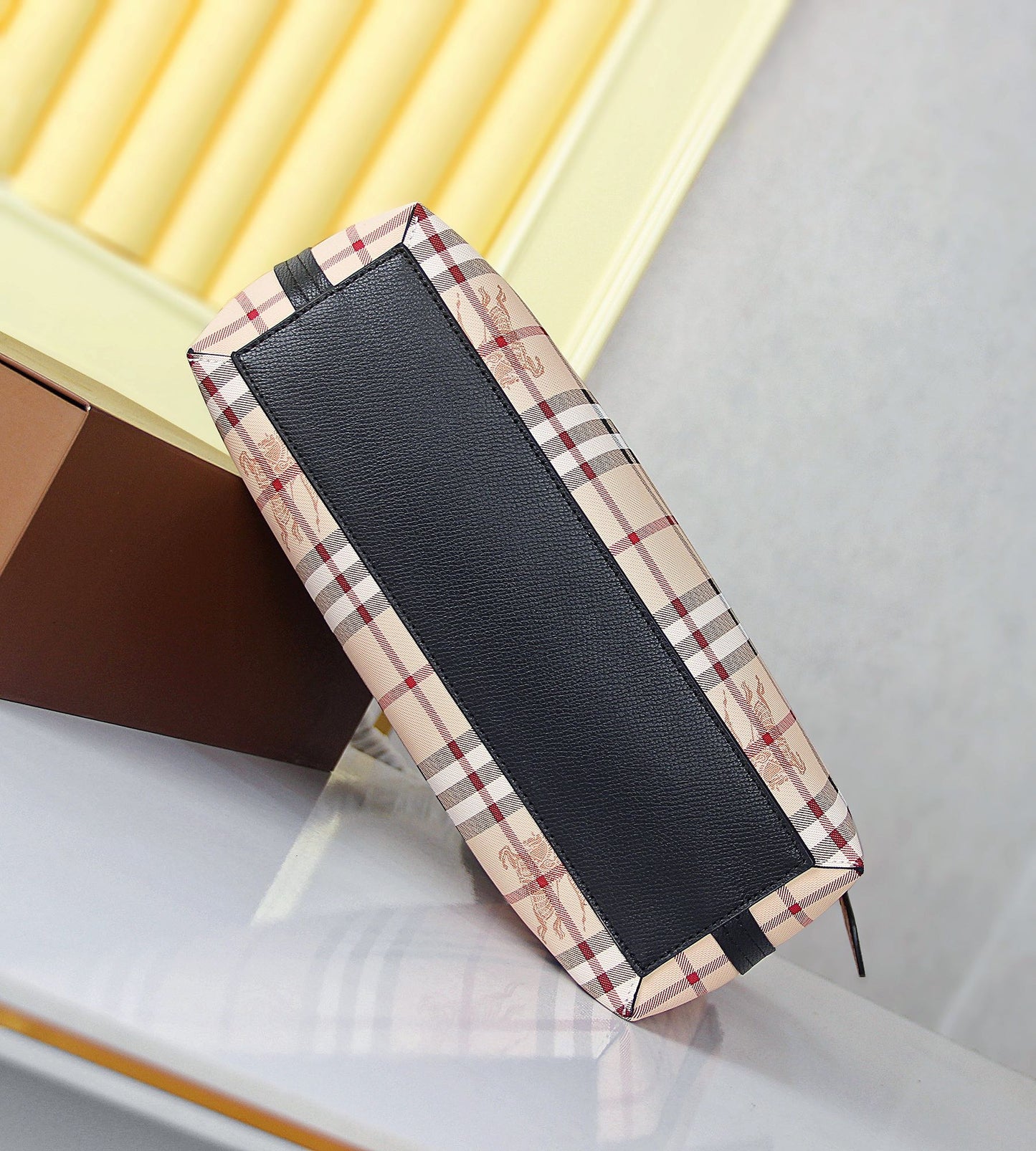 2XR267BDE Stylish leather bag 