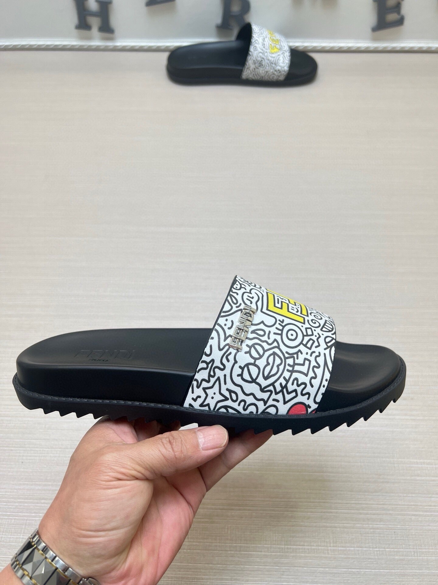 54F15ZDE Stylish slippers