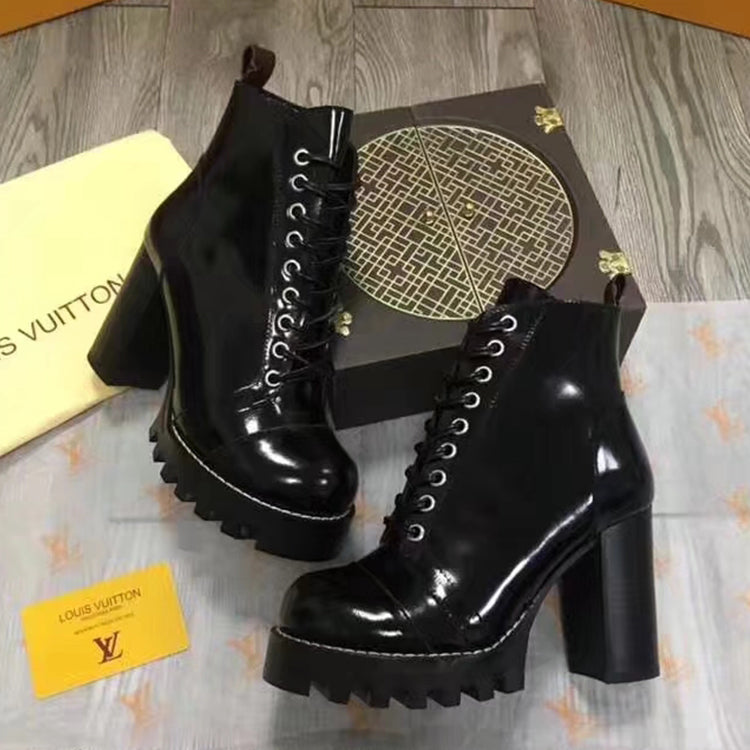 2E6ZDE Stylish Boots