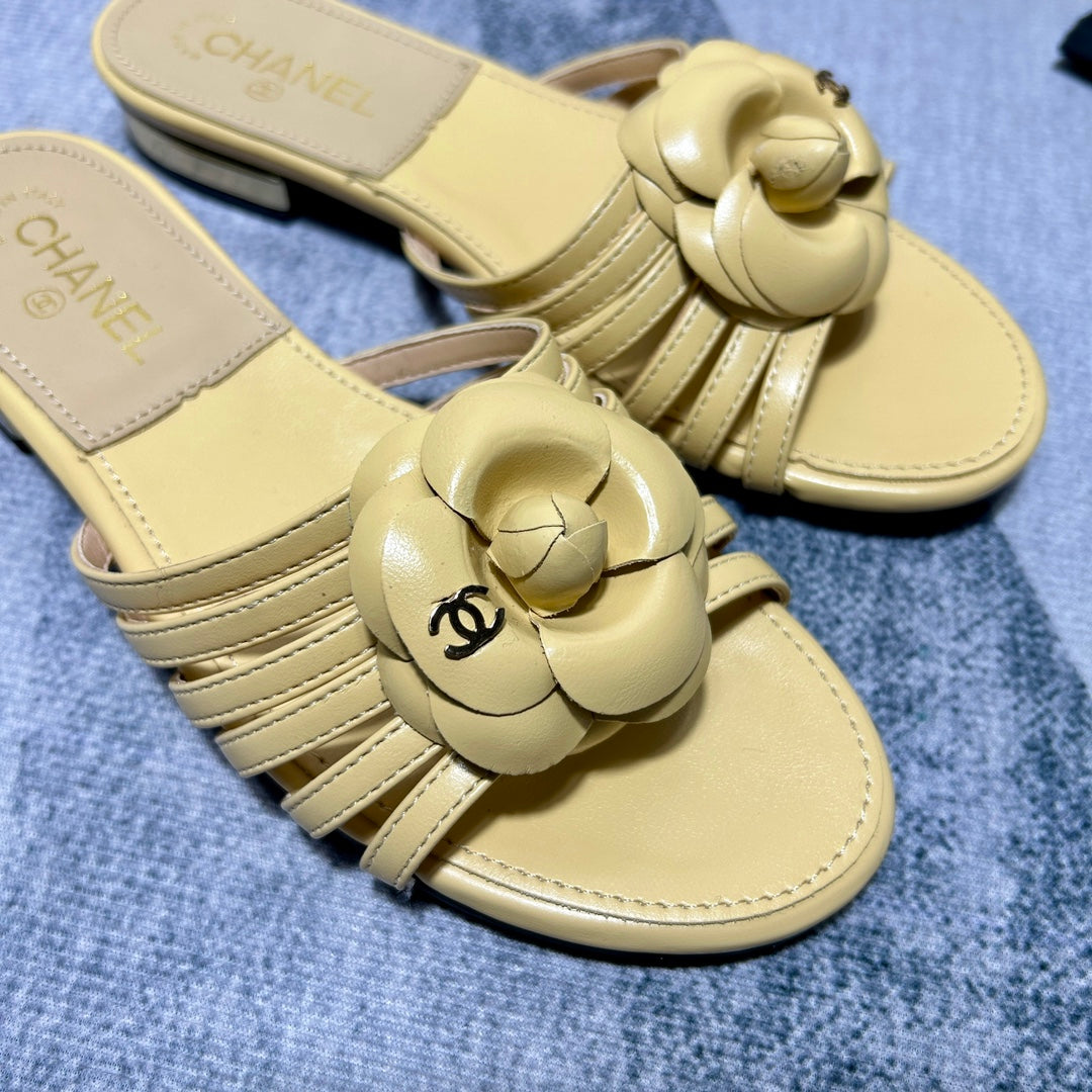 14C186ZDE Stylish Slippers