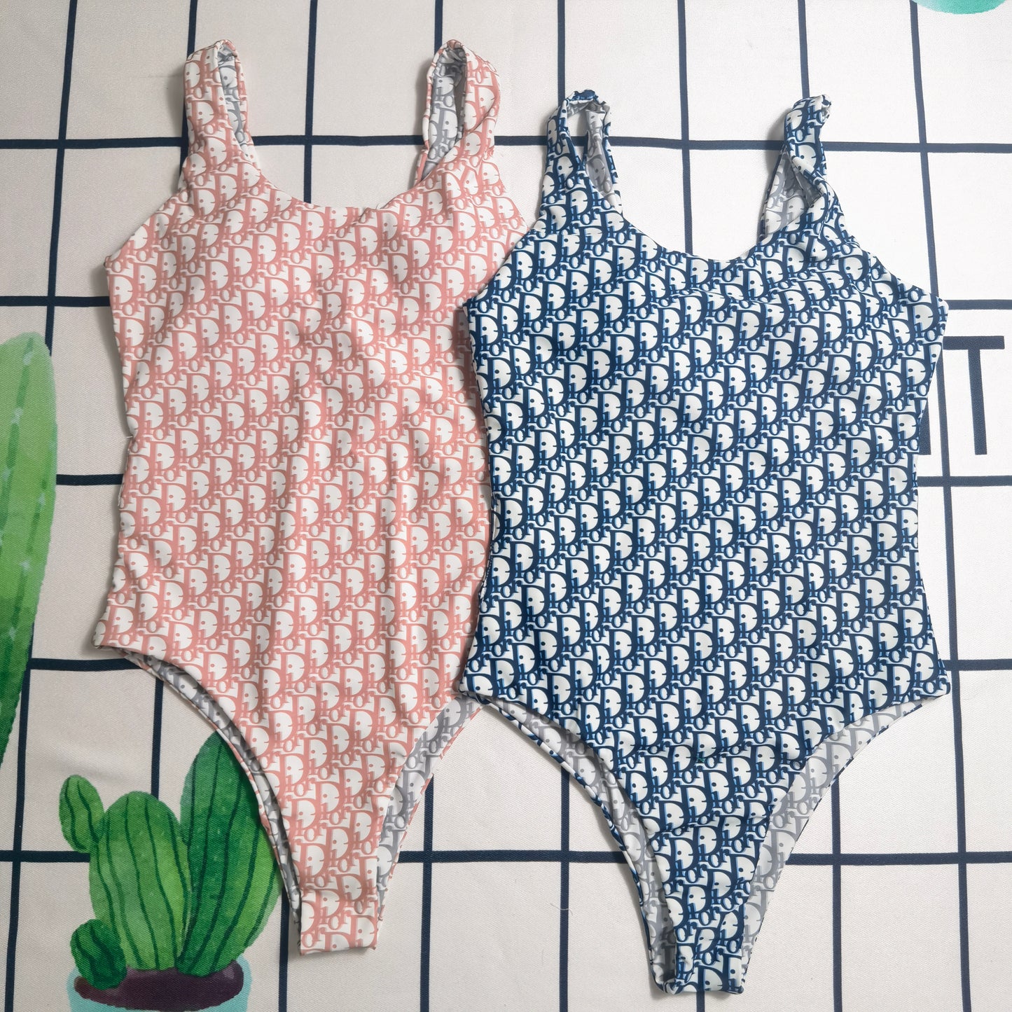 14D290YDE Stylish Bikini swimsuit