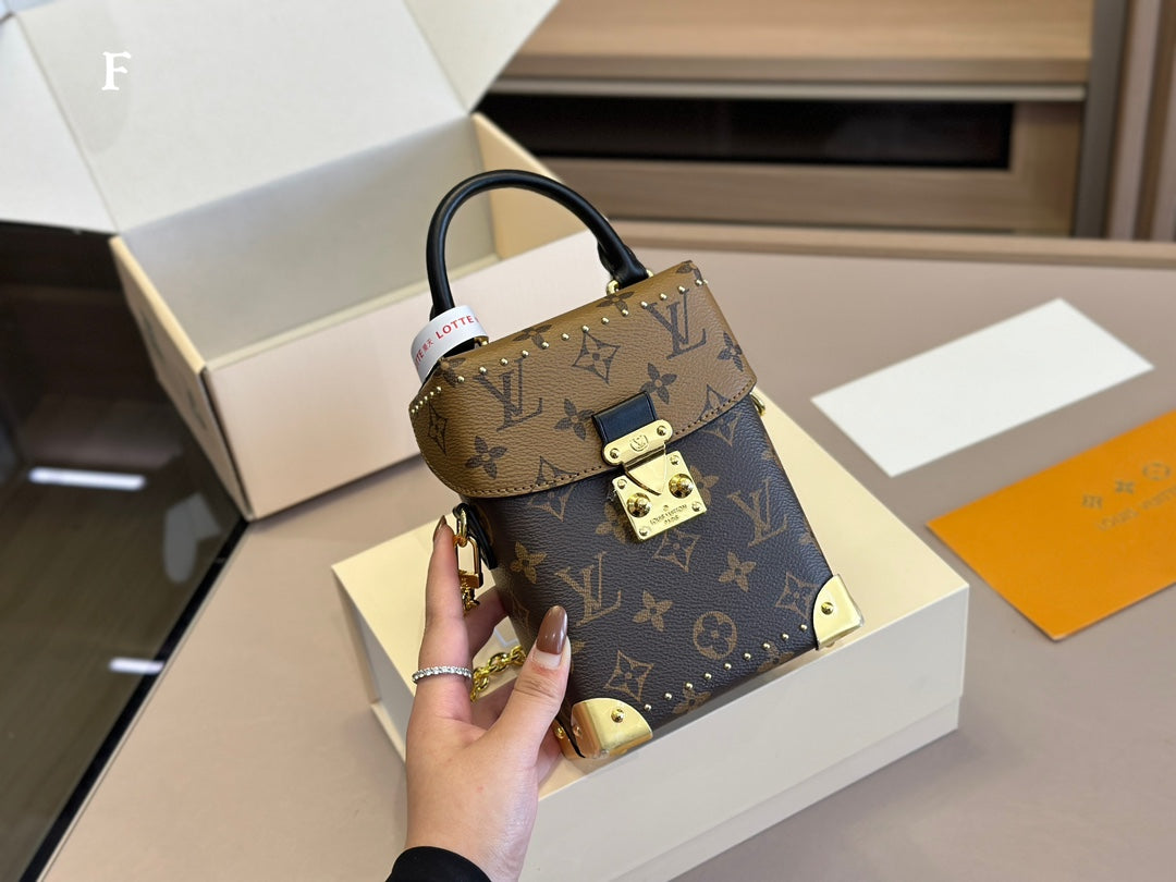 6XE135BDE Stylish leather bag 