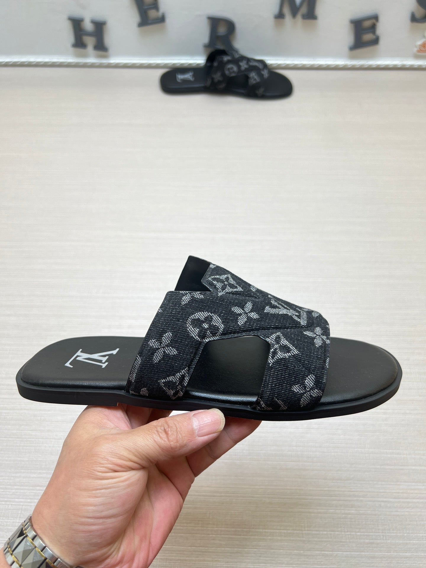 54E29ZDE Stylish slippers