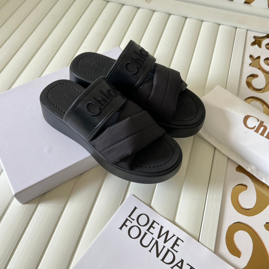 14B138ZDE Stylish Slippers