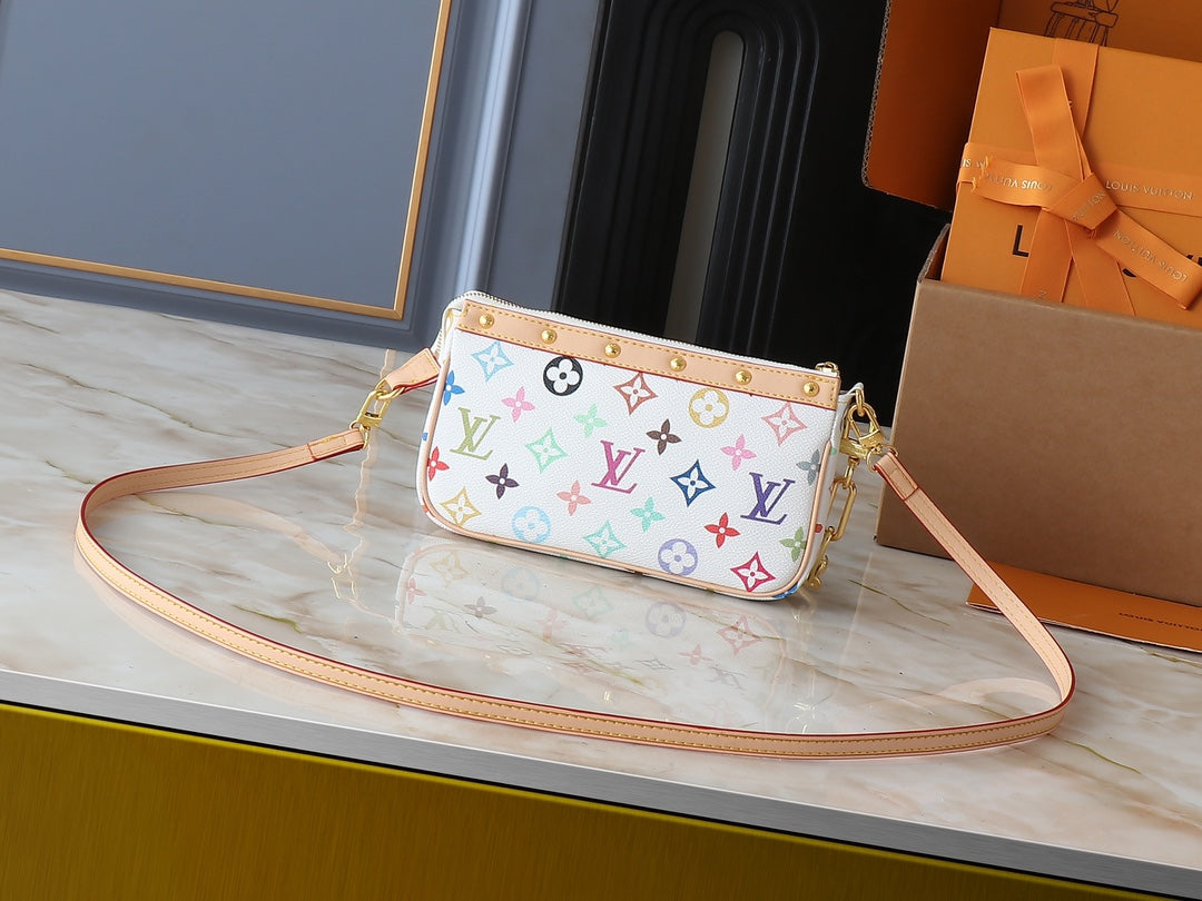 155NE30BDE Stylish leather bag