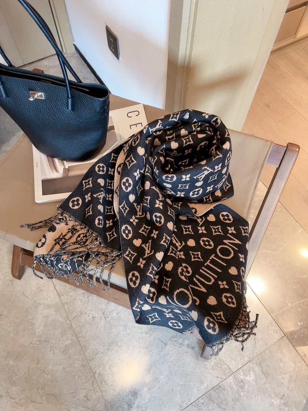 185ZE11WDE Stylish Winter Scarves