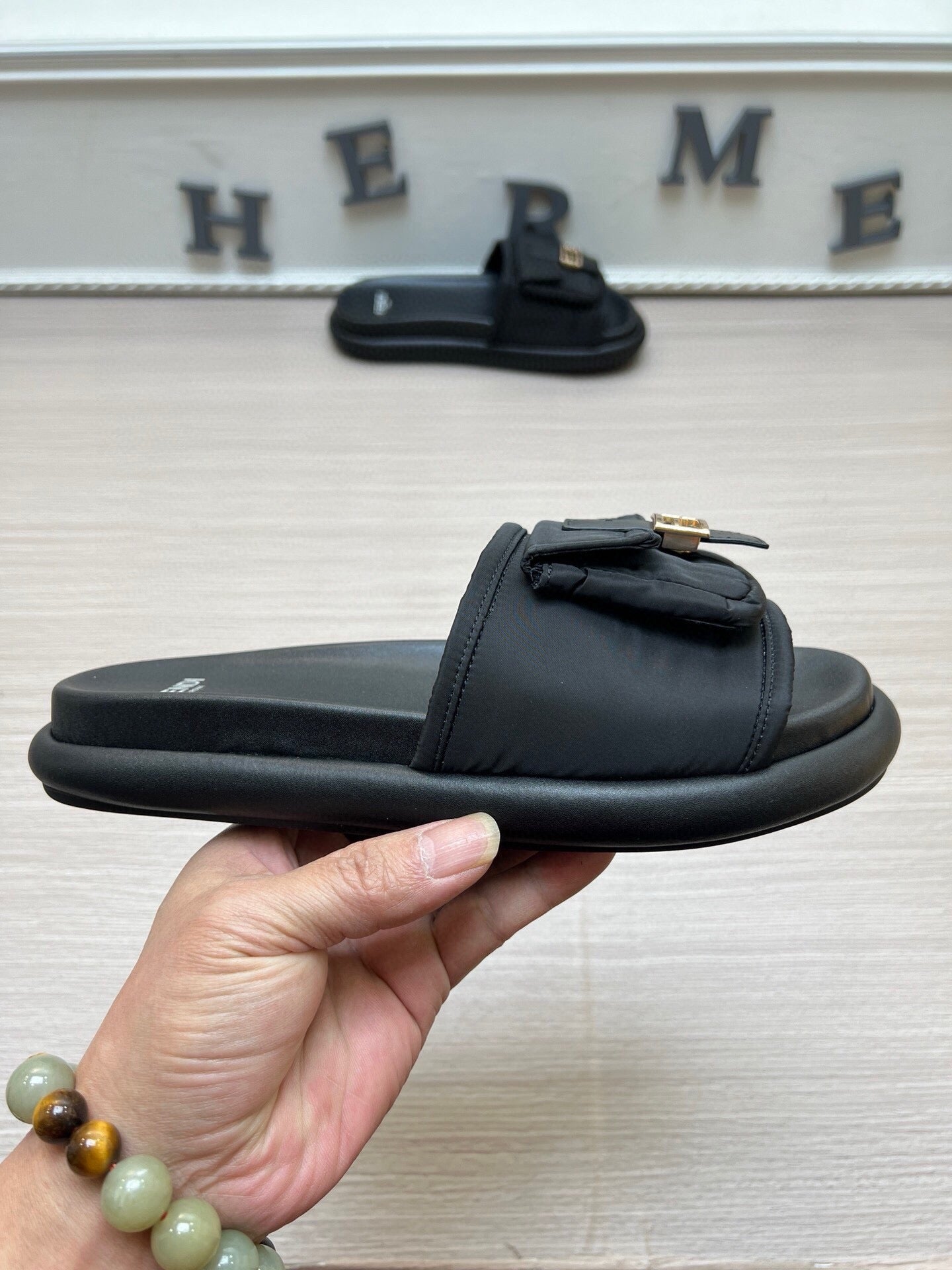 54F125ZDE Stylish slippers