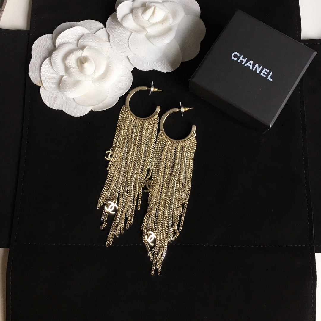 14C108EDE Stylish Earrings