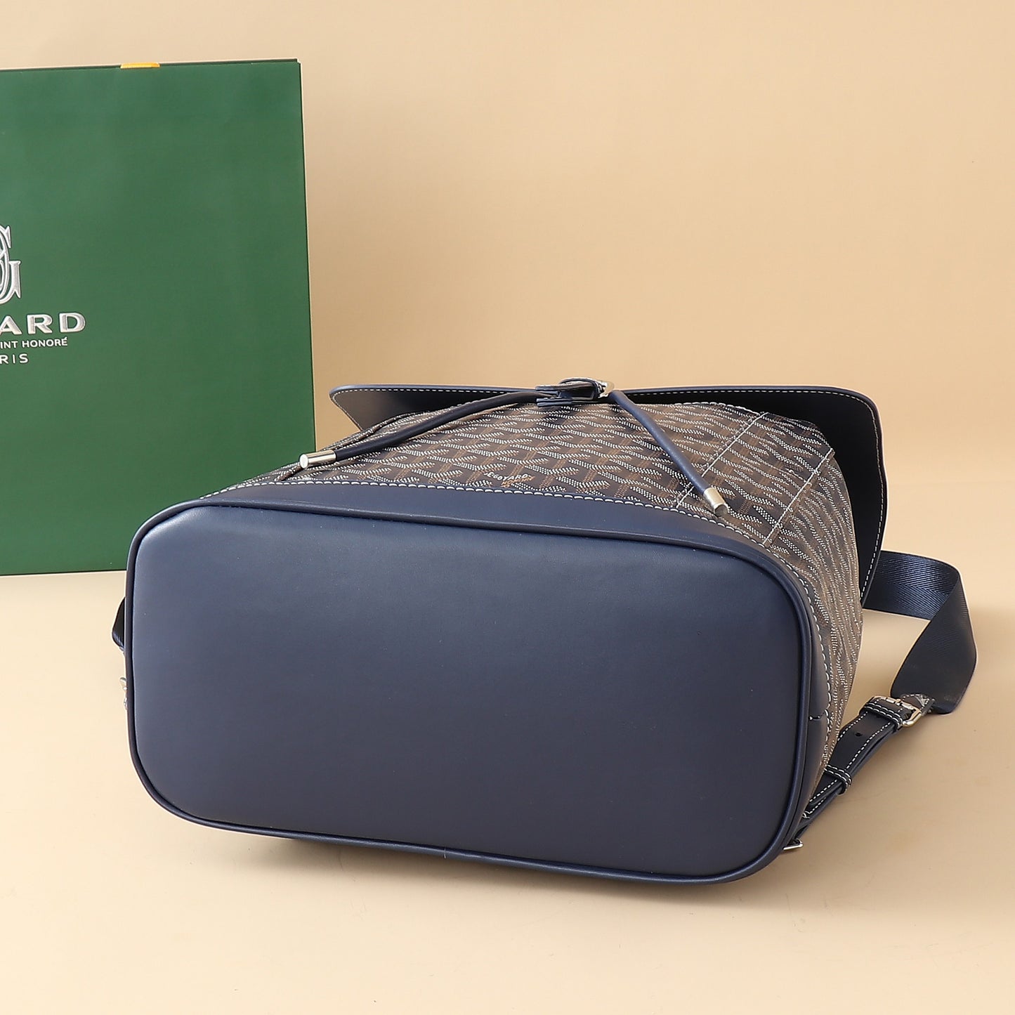 1WA104BDE Stylish leather bag