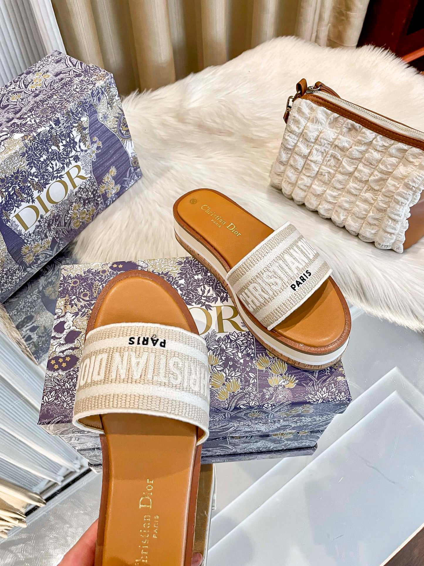 1LD22ZDE Stylish slippers