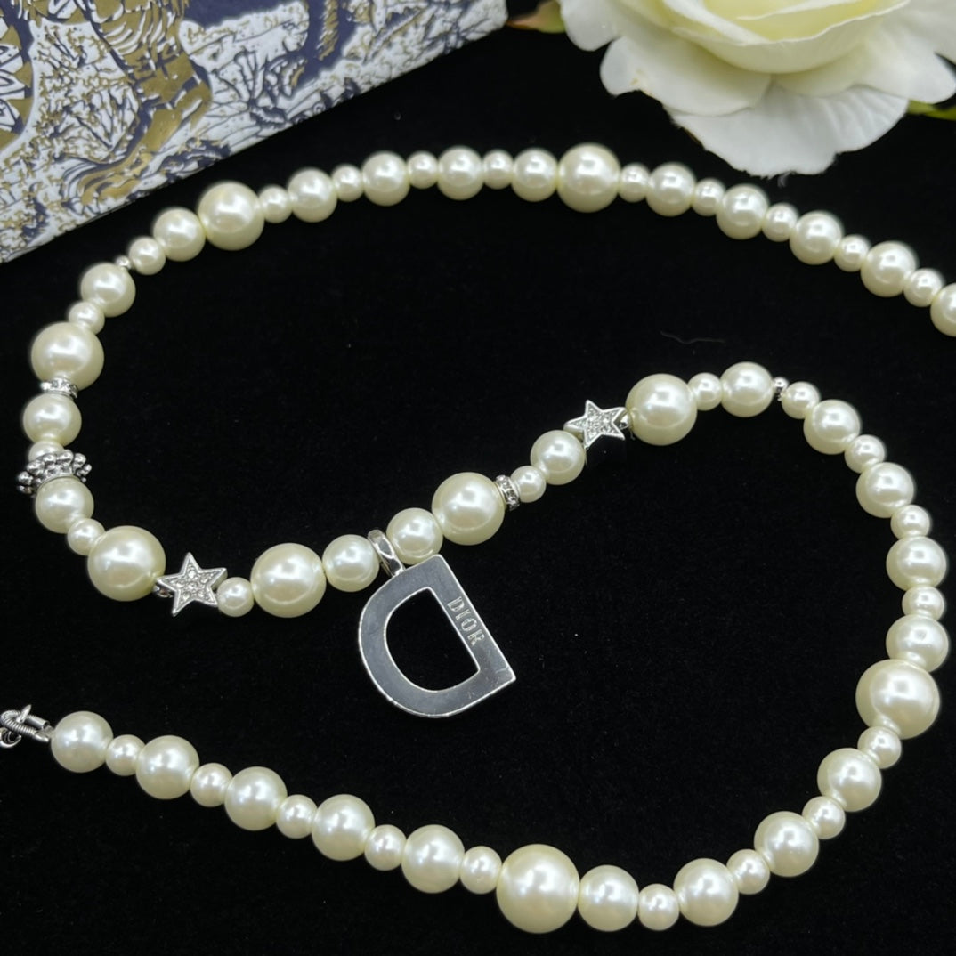 14D984XDE Stylish Necklaces