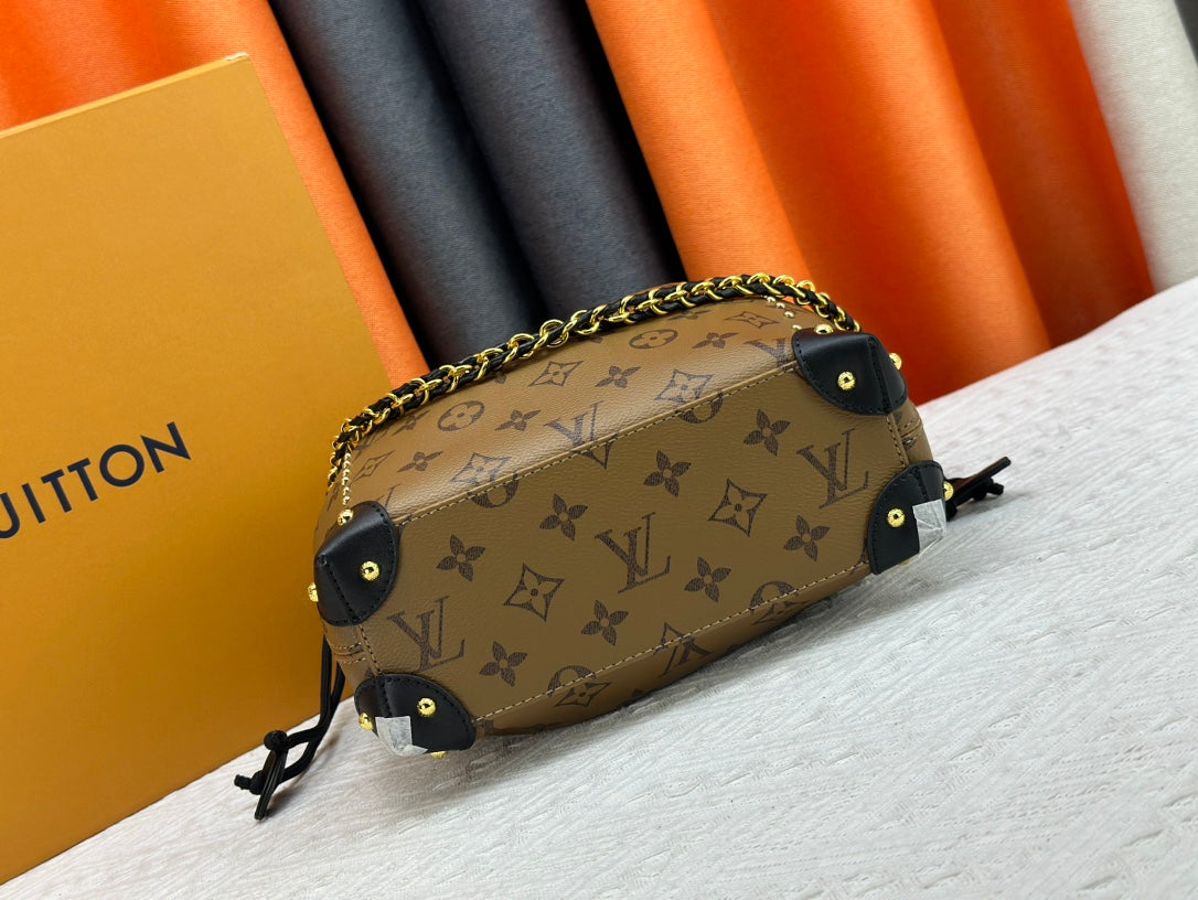 1XE56BDE Stylish leather bag