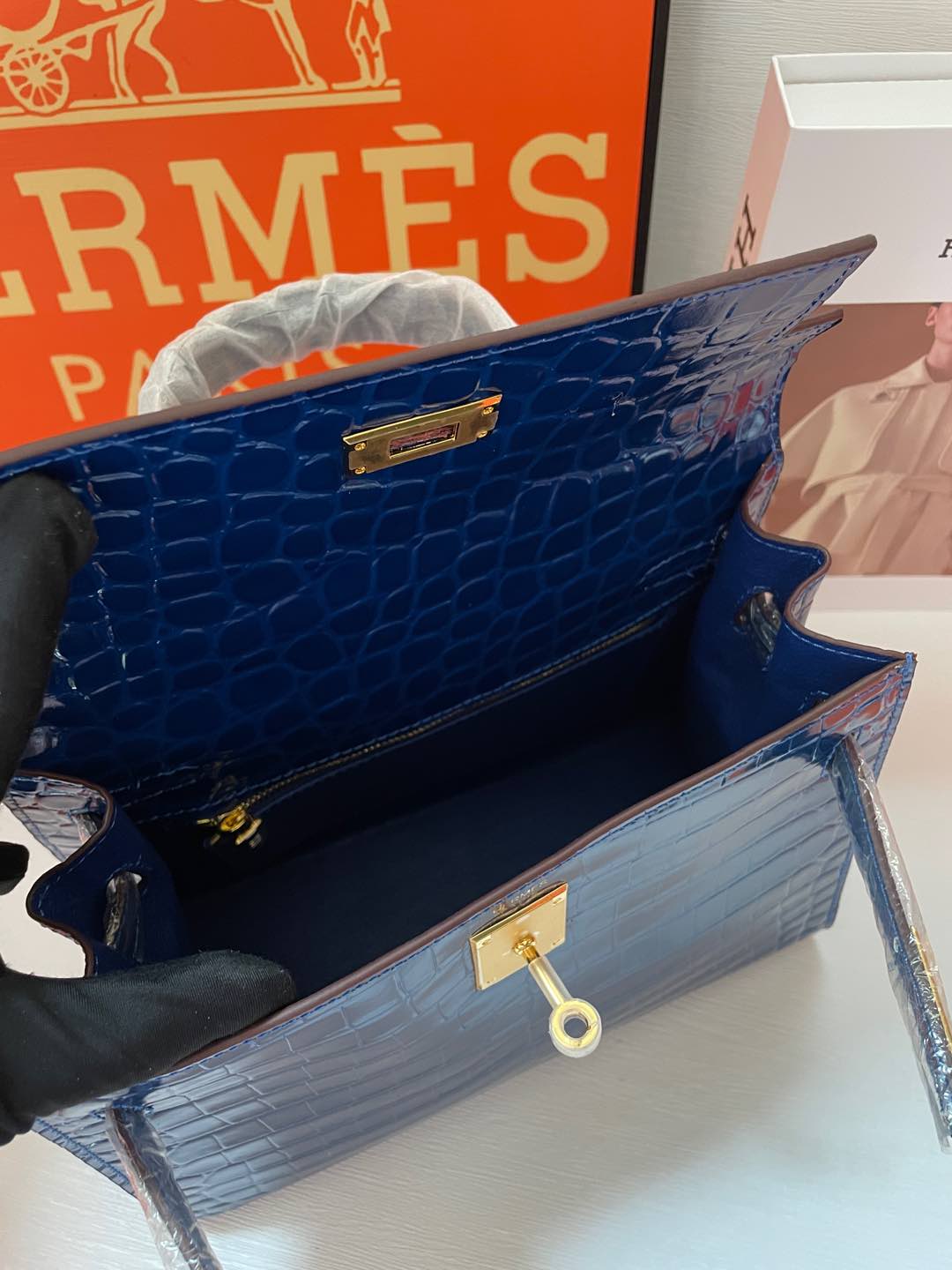 2WH28BDE Stylish leather bag