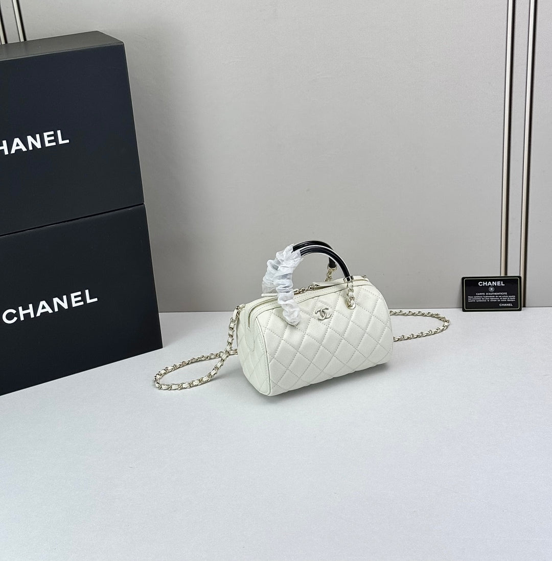 15RC55BDE Stylish leather bag