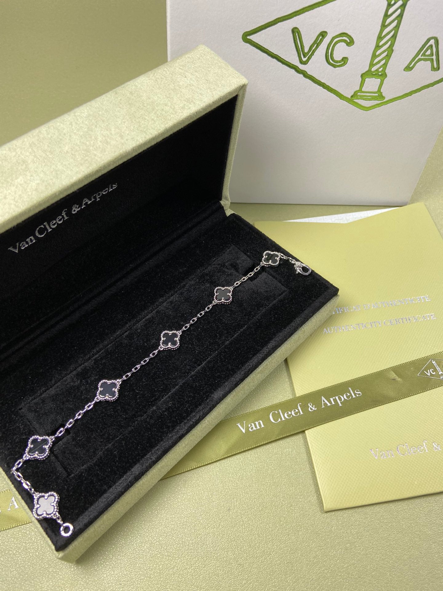 5XVA183KDE Stylishbracelets 6 flowers mini size 0.9cm flower