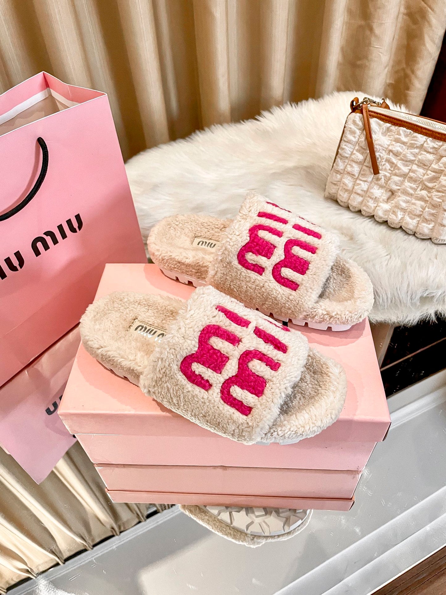 1JA25ZDE Stylish Slippers