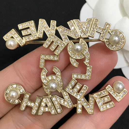 14C382XDE Stylish Brooch
