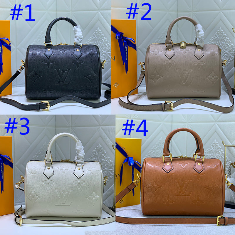 2XE138BDE Stylish leather bag 