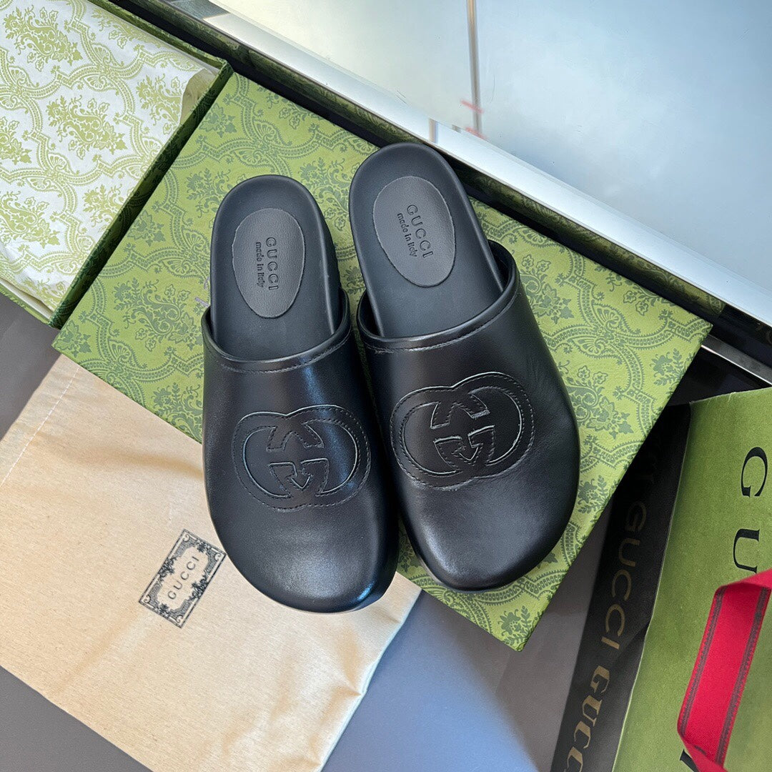 2YB26ZDE Stylish Slippers