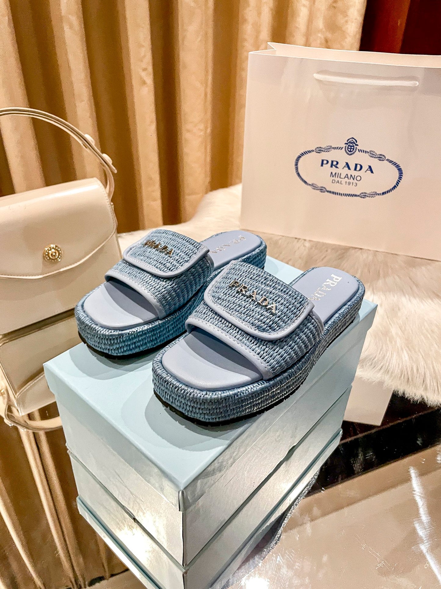 14PD176ZDE Stylish Slippers