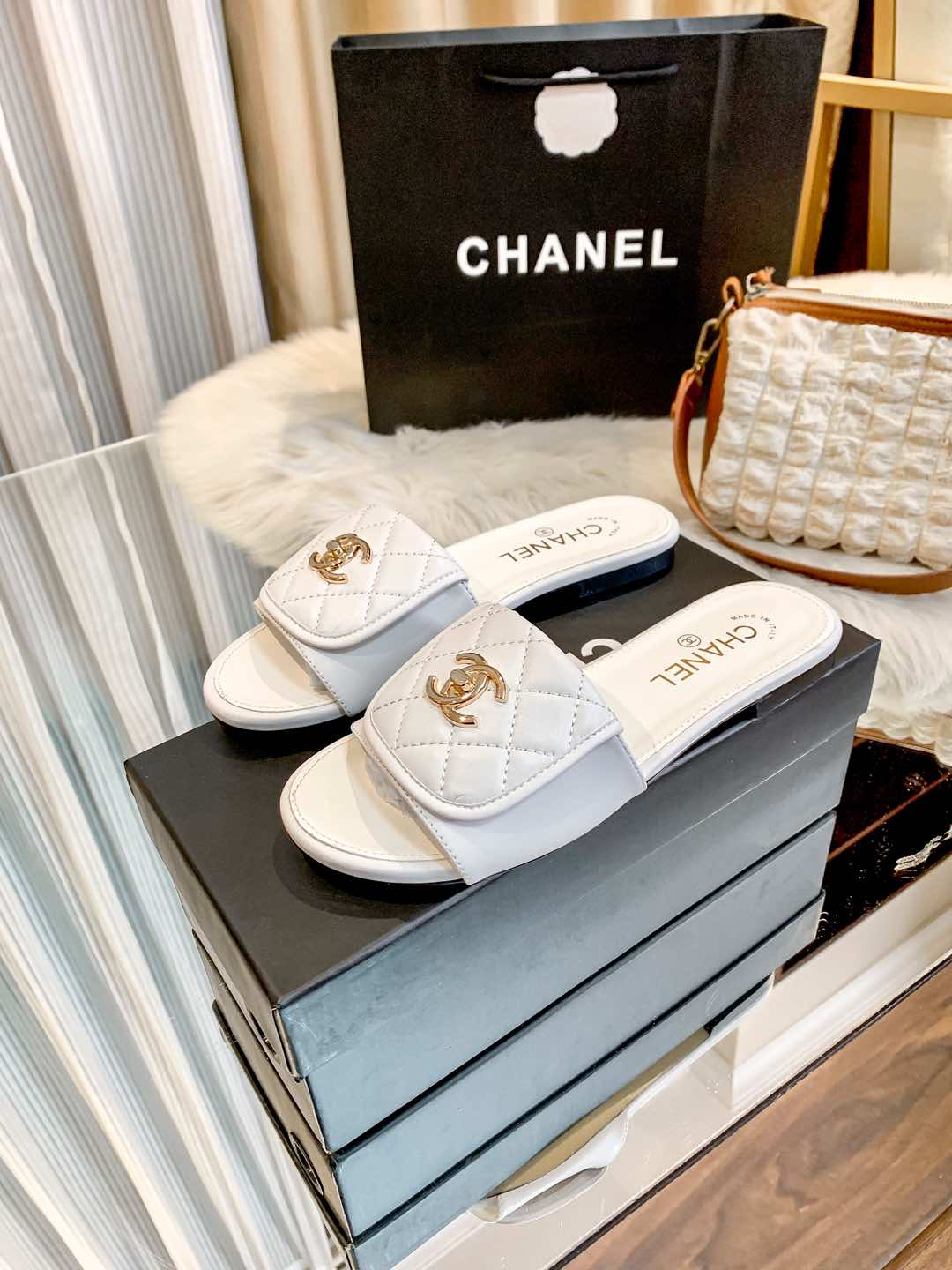 1ZC229ZDE Stylish Slippers