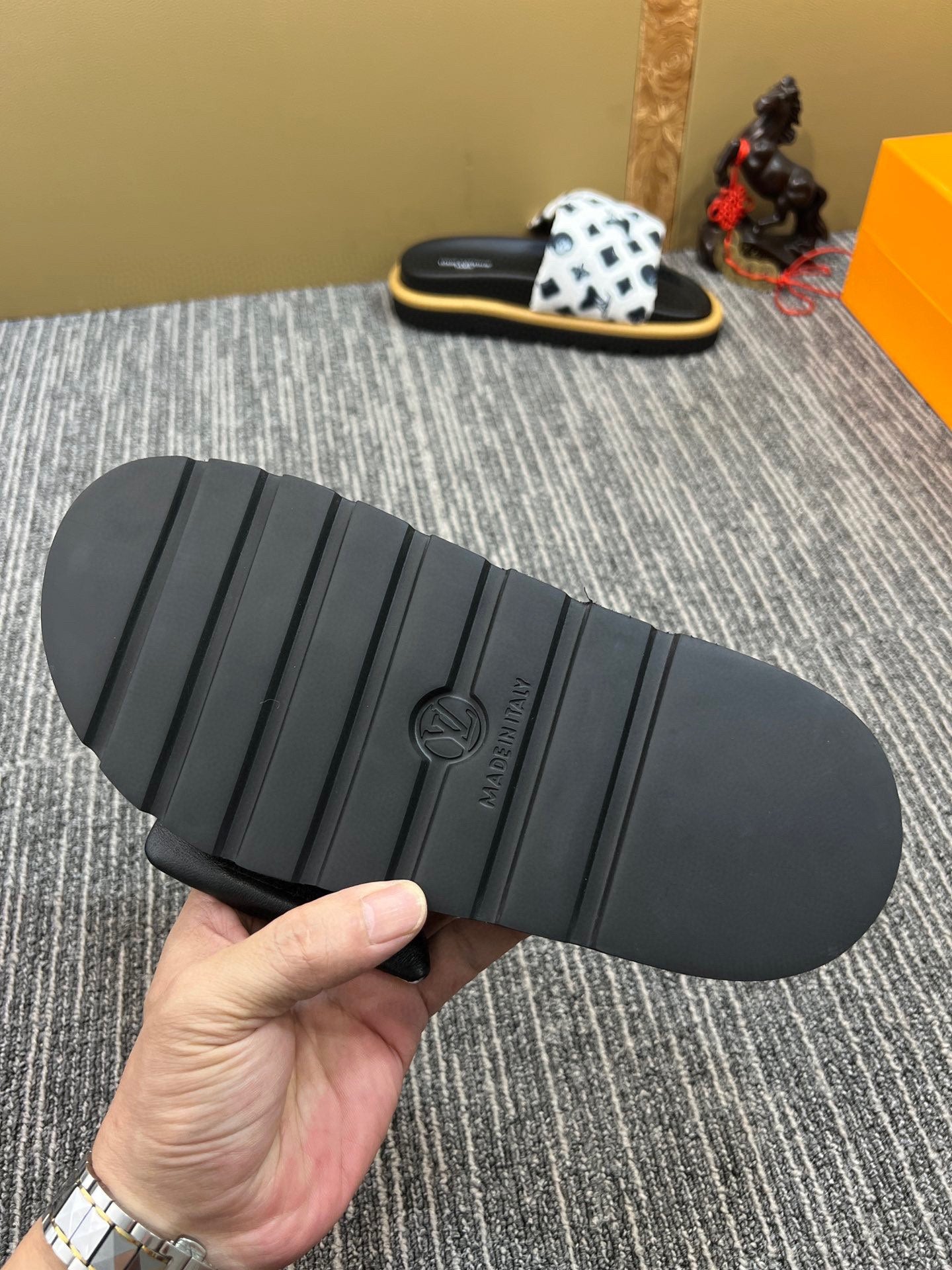 5XE118ZDE Stylish leather quality Slippers