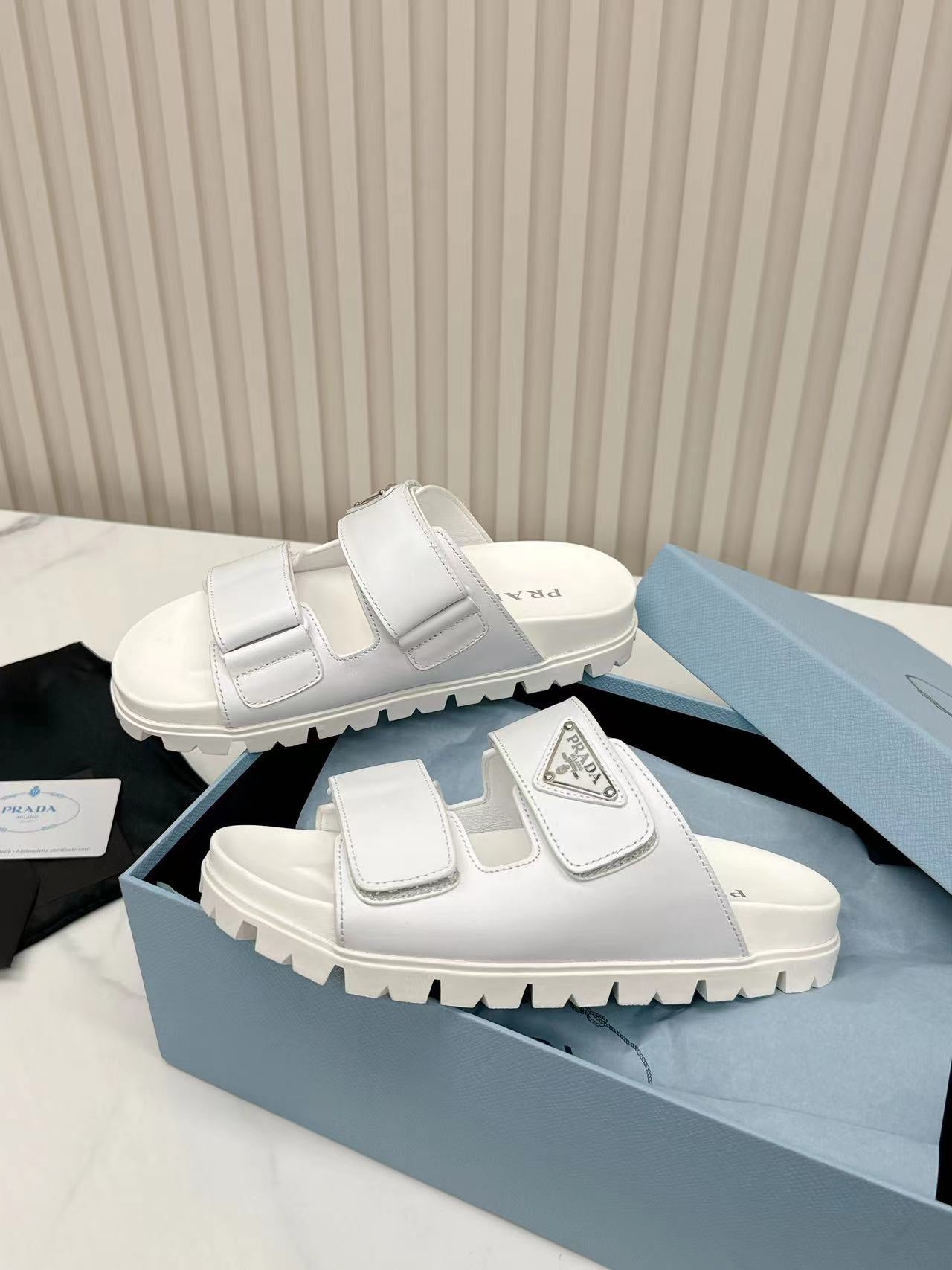 14PD26ZDE Stylish sandals