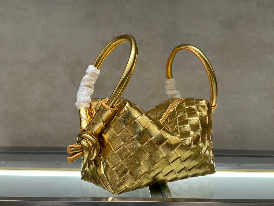 1XA84BDE Stylish leather bag