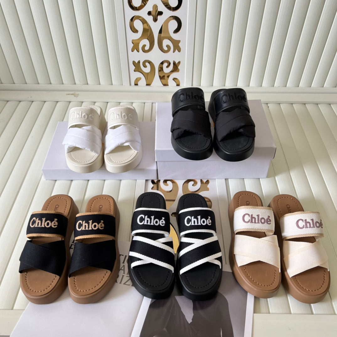 14B138ZDE Stylish Slippers