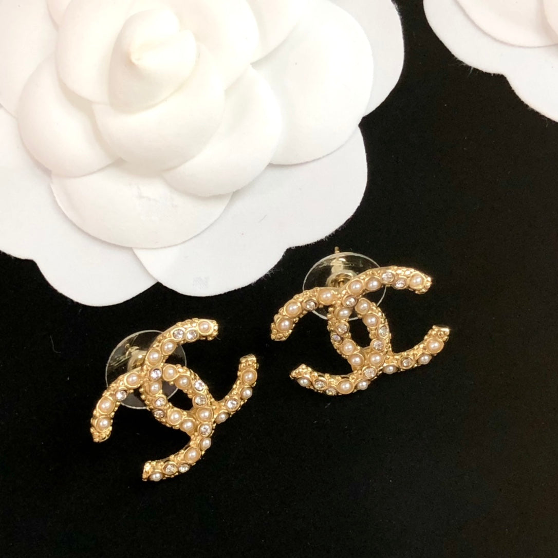 14C90EDE Stylish Earrings
