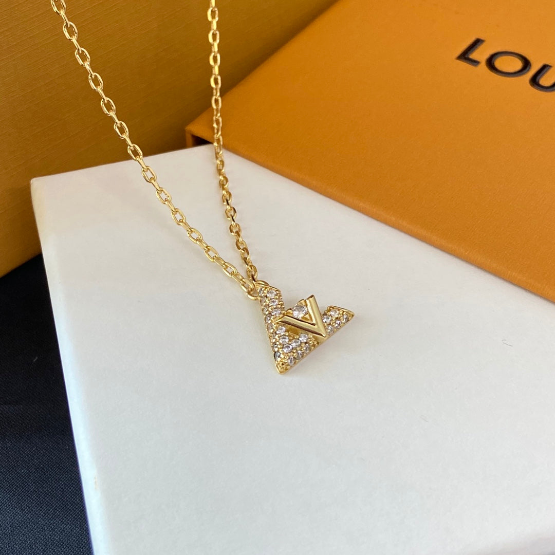 1XE609XDE Stylish  Earrings Bracelets Necklaces