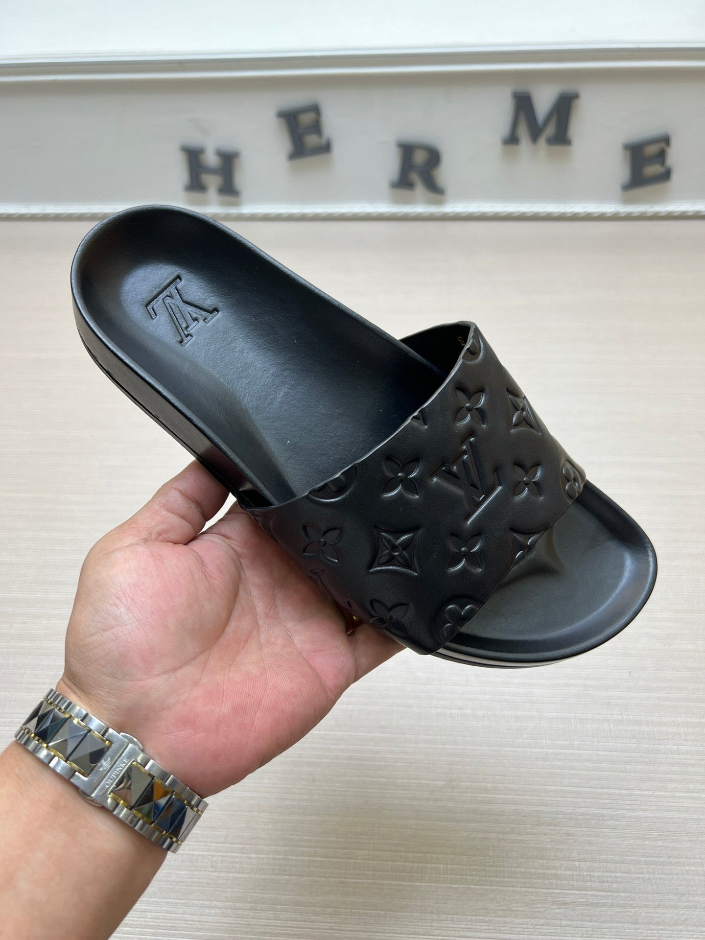 54E84ZDE Stylish slippers