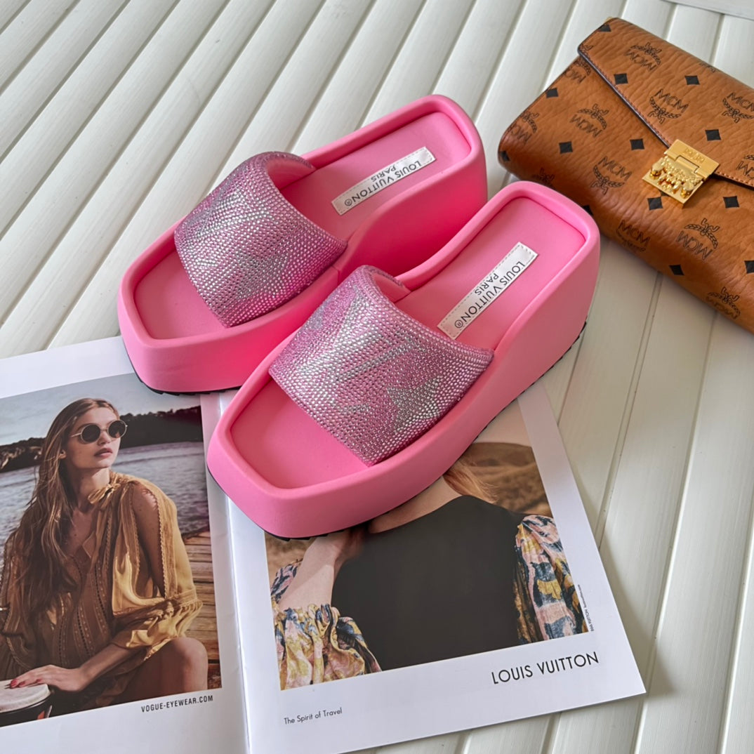 14E90ZDE Stylish Slippers