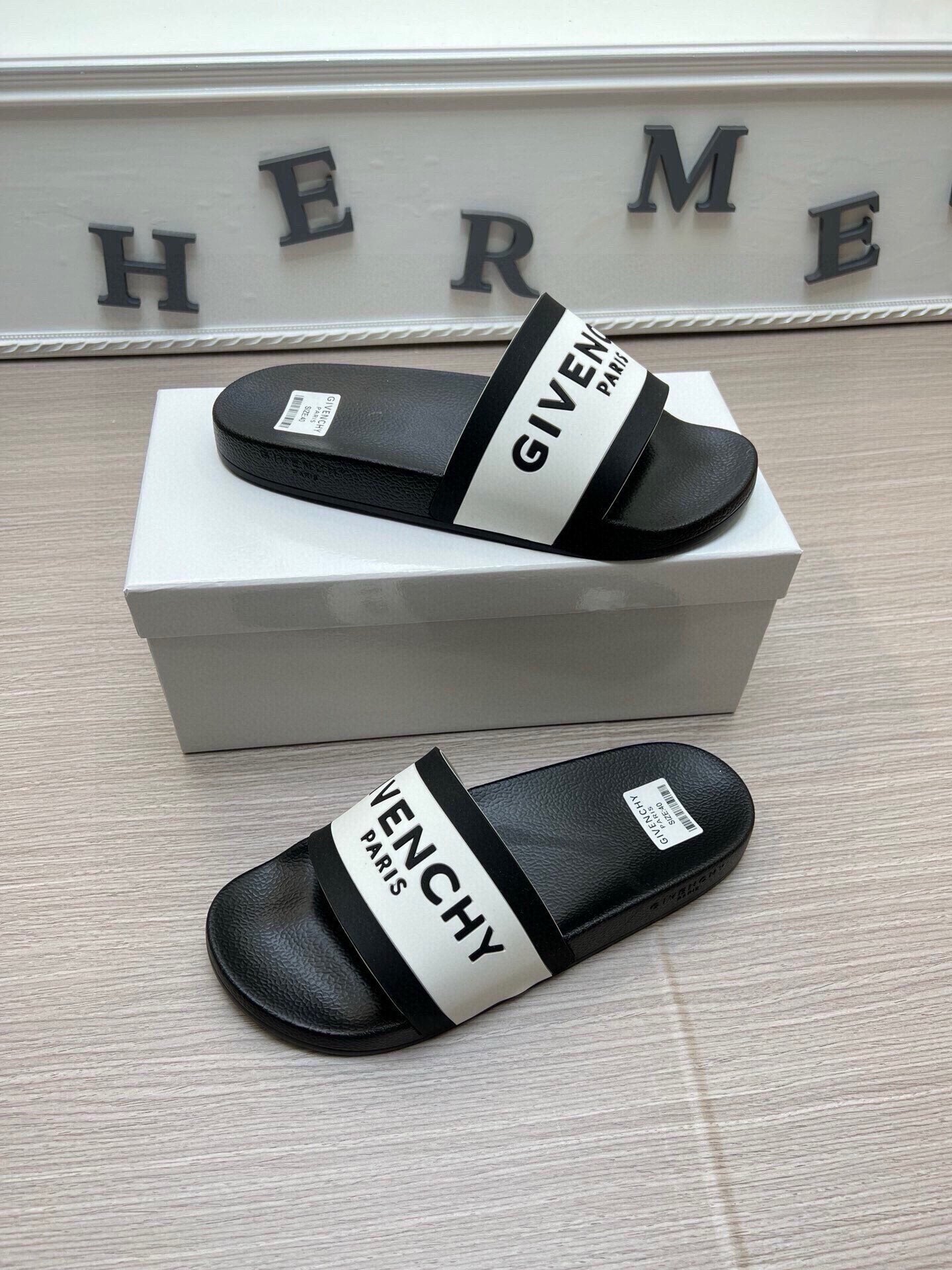 535ZGV264ZDE Stylish Slippers