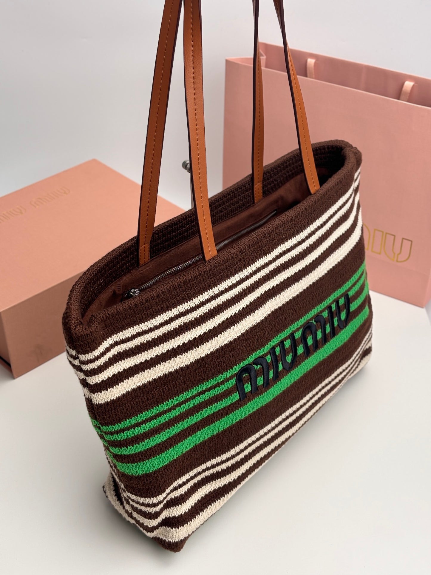 1XA78BDE Stylish Woven Bag