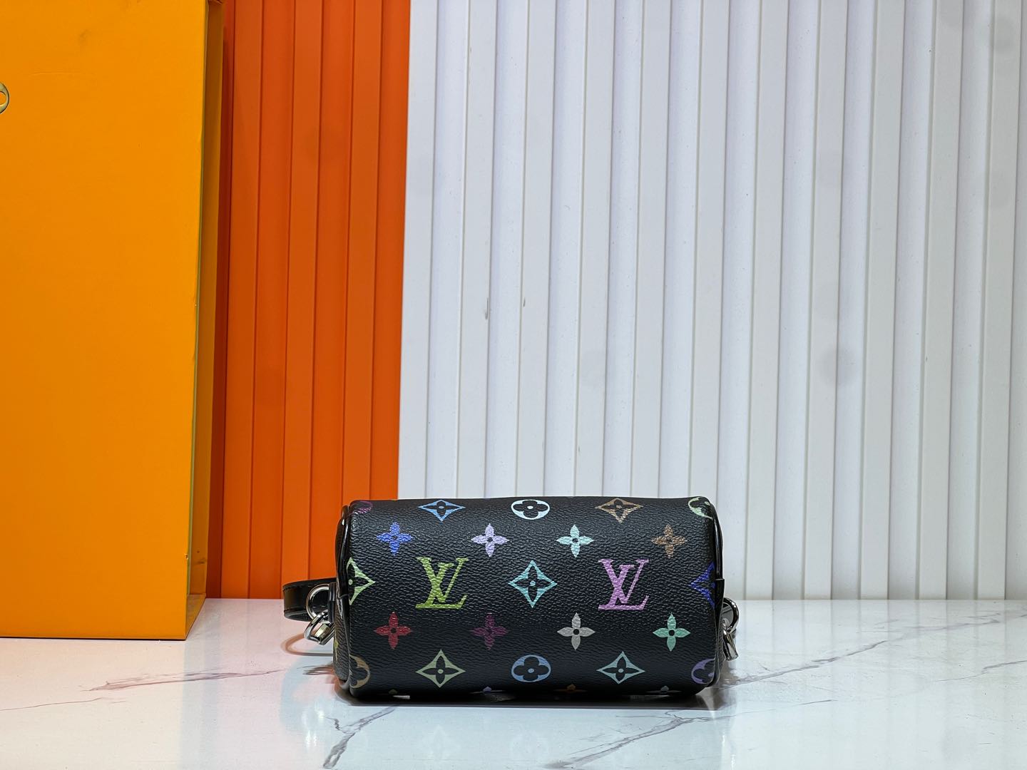 1WE99BDE Stylish leather bag