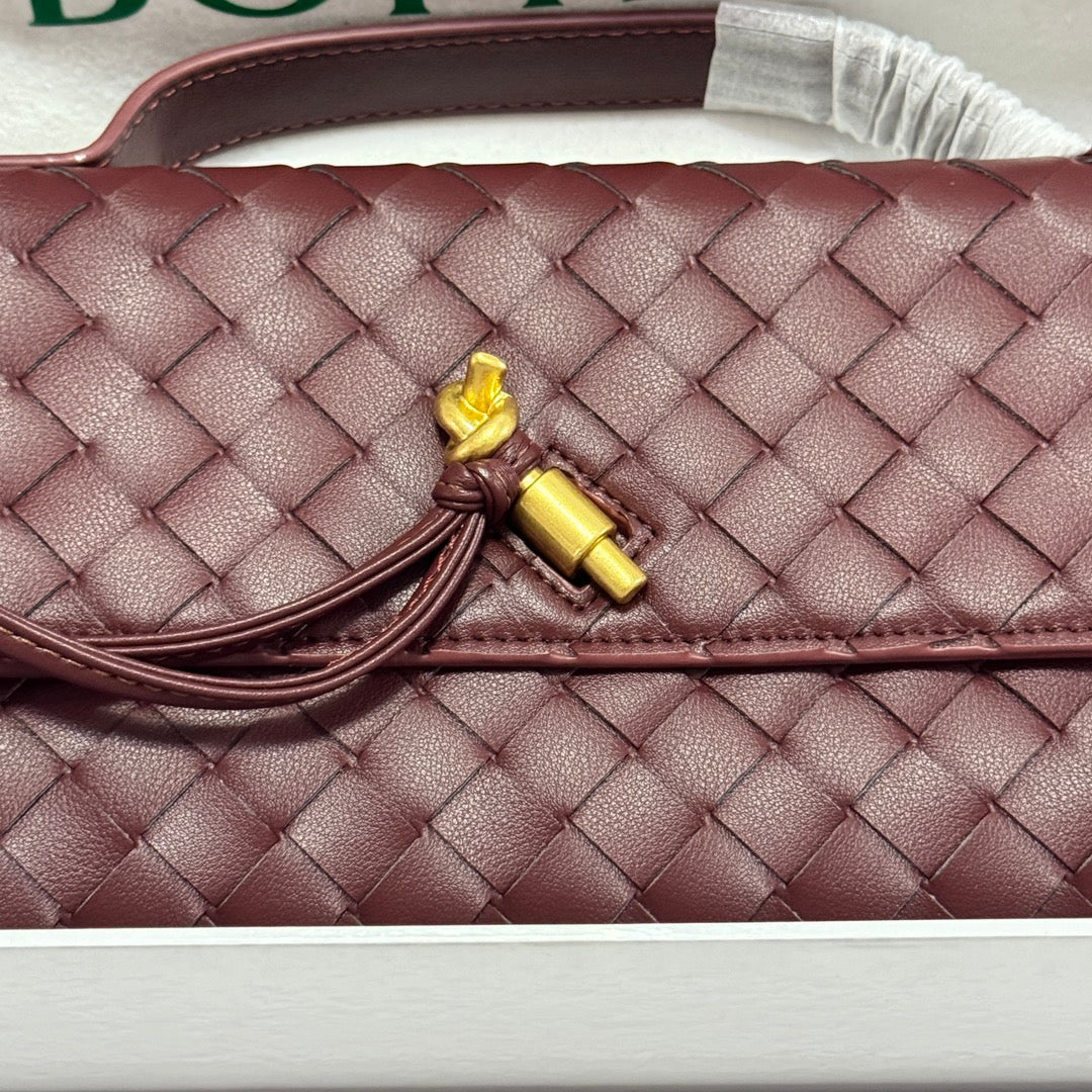 1XA380BDE Stylish leather bag 