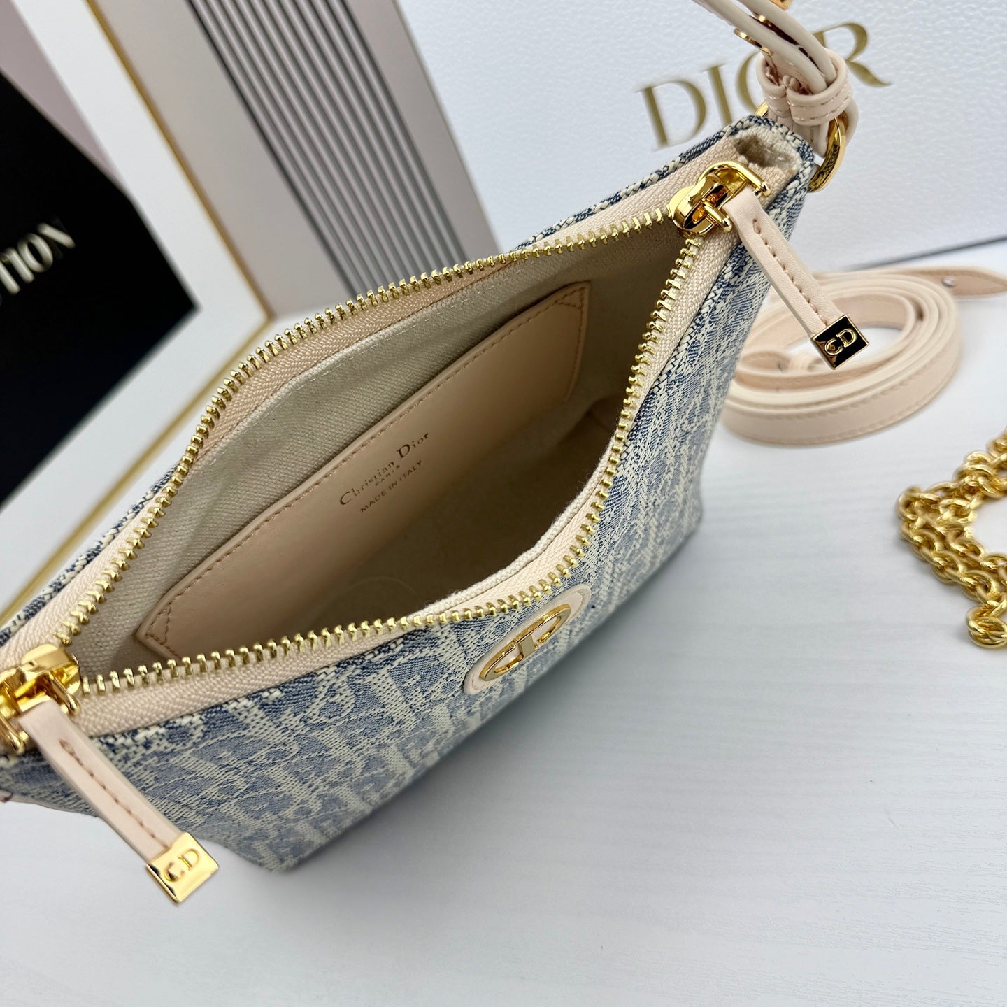 15RD67BDE Stylish bag