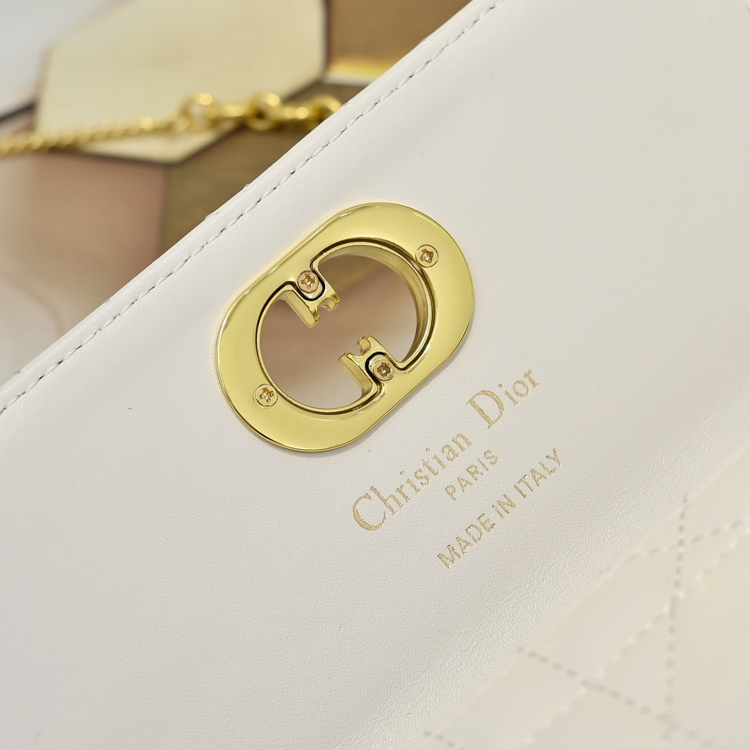 2WD2BDE Stylish leather bag