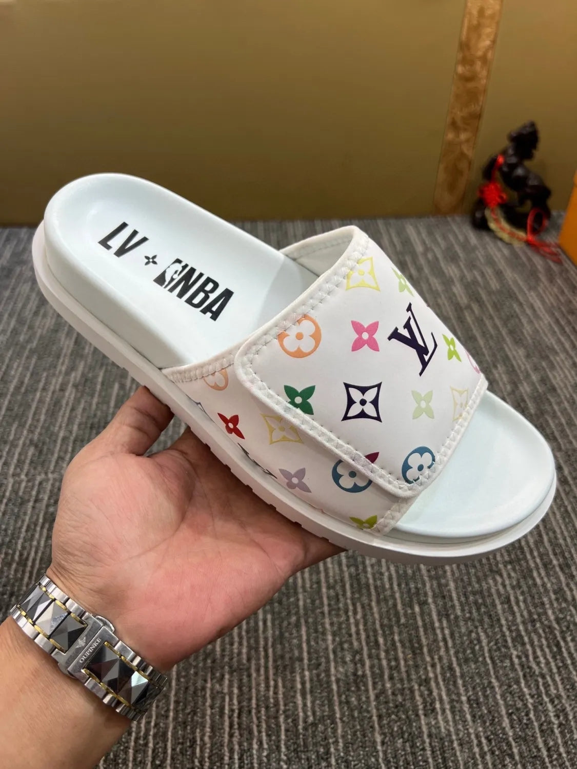 5YE47ZDE Stylish Slippers