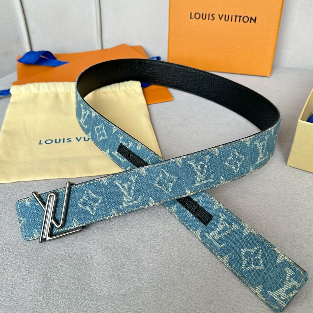 14E4PDE Stylish  High quality belt With full package