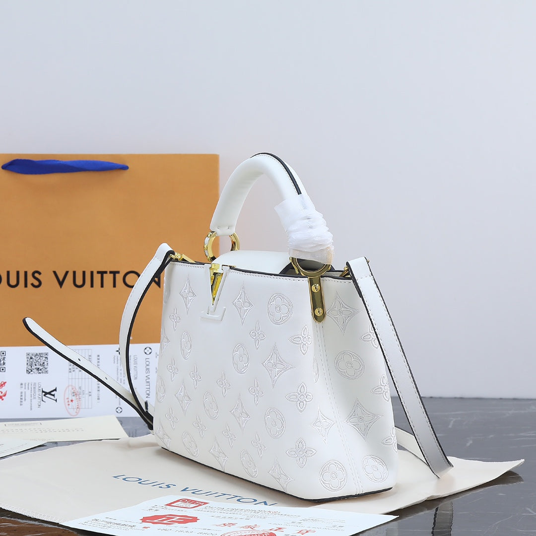 1XE182BDE Stylish leather bag 