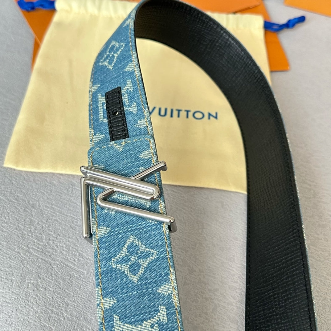 14E4PDE Stylish  High quality belt With full package