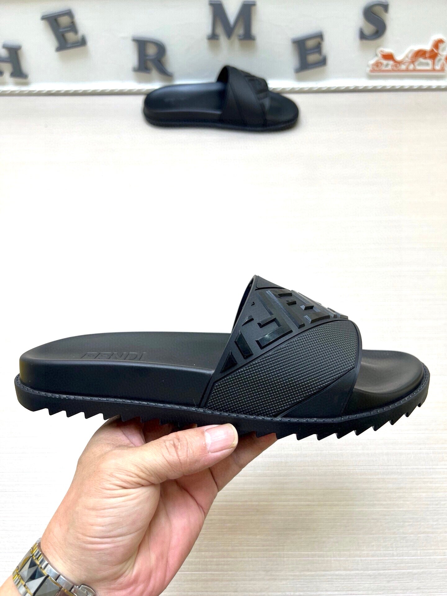 535ZF281ZDE Stylish Slippers