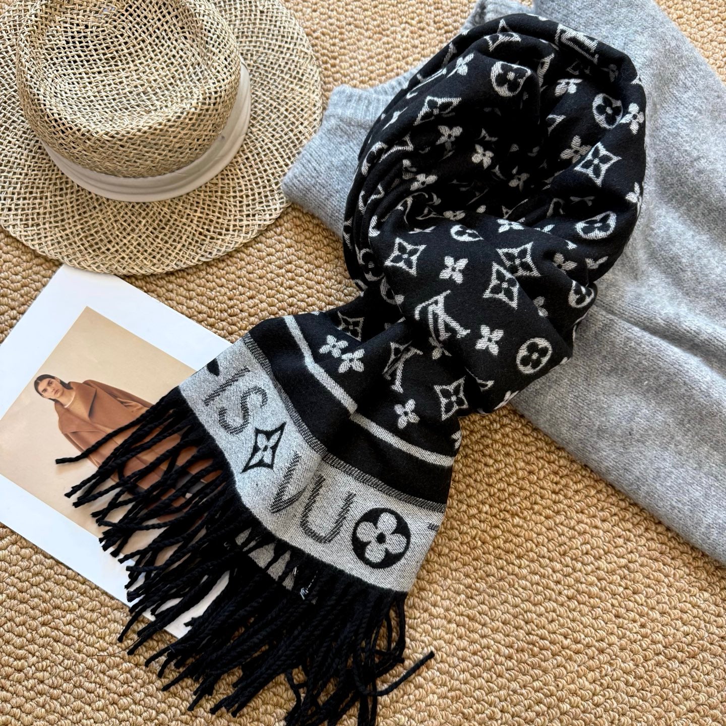 185ZE34WDE Stylish Winter Scarves