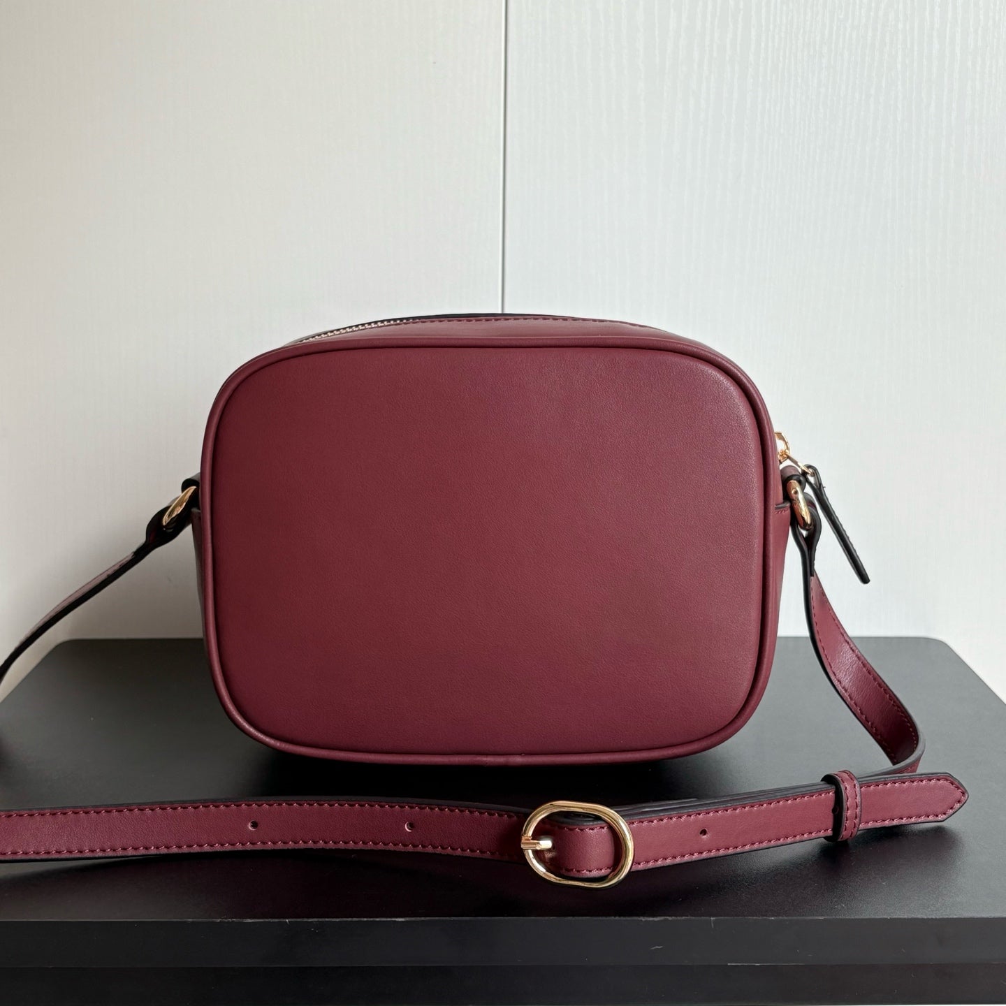 2WB18BDE Stylish leather bag