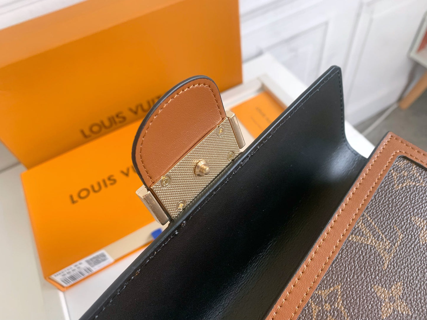 155NE33BDE Stylish leather wallets