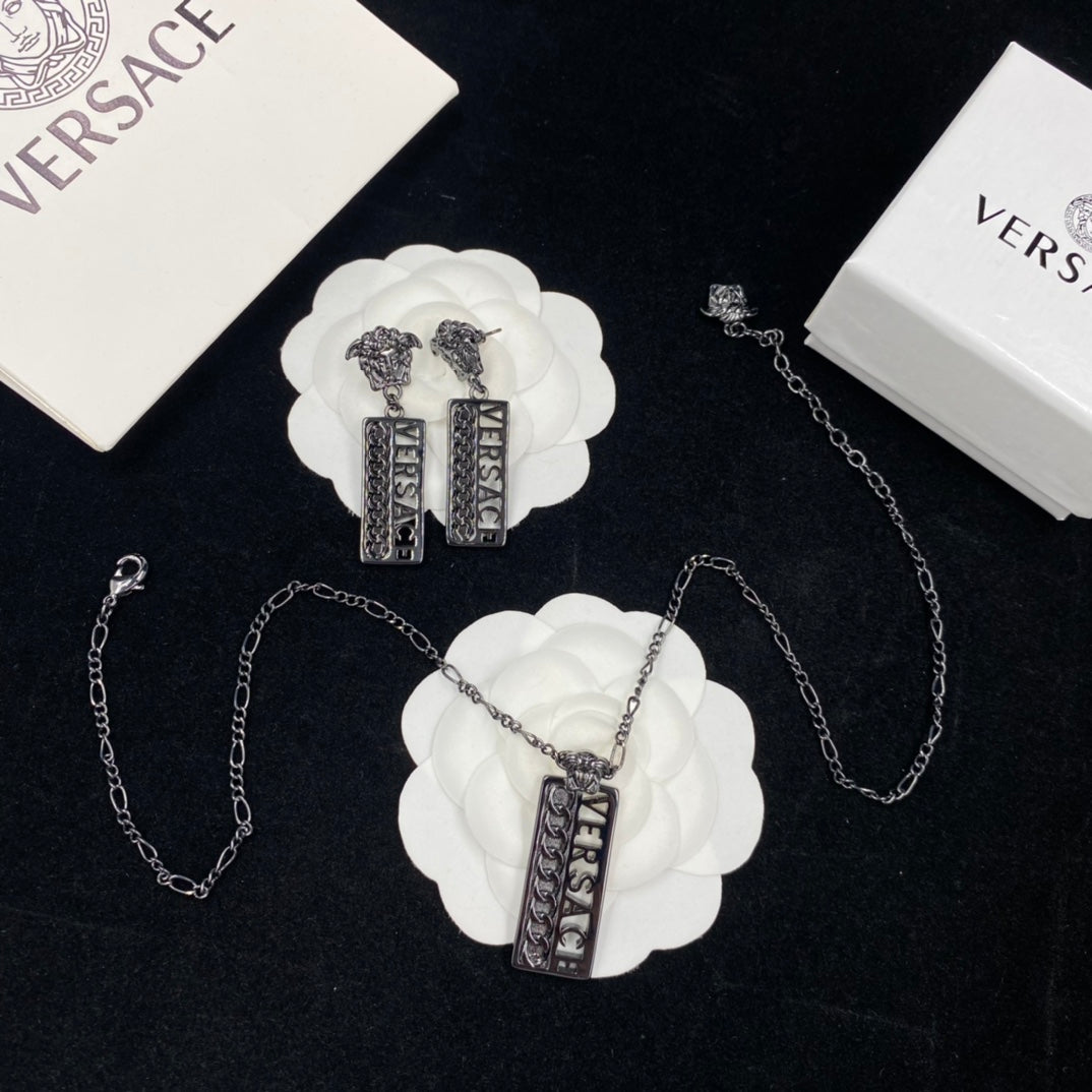 175RV100XDE Stylish Necklace