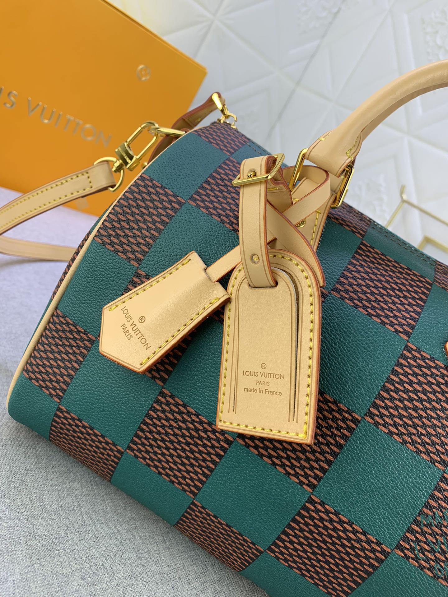 2XE269BDE Stylish leather bag 